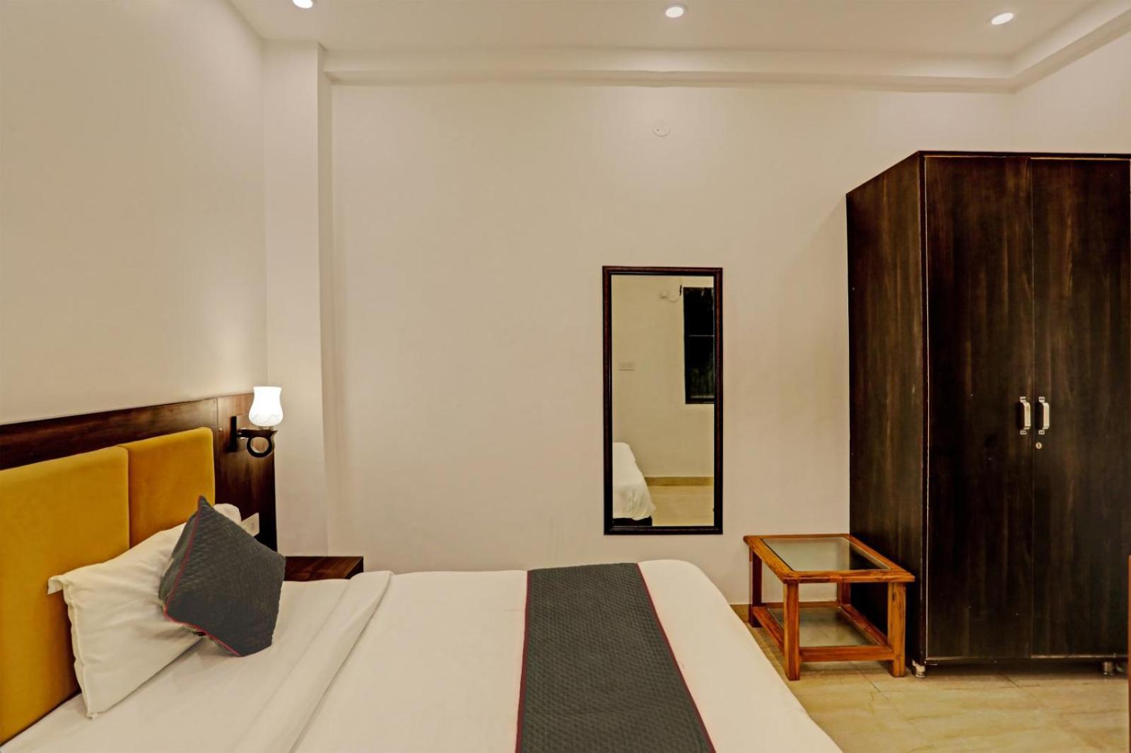 Hotel Golden Prime King Nueva Delhi Exterior foto